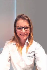 Dra. Renata Kozlowski - Oftalmologista em Curitiba